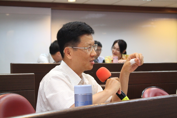 105/04/28(四)管院教師評鑑說明會圖片