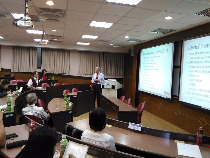 106/11/09(四) 從創新到暢銷之經驗談From Innovation to Blockbuster - My Personal Experience圖片